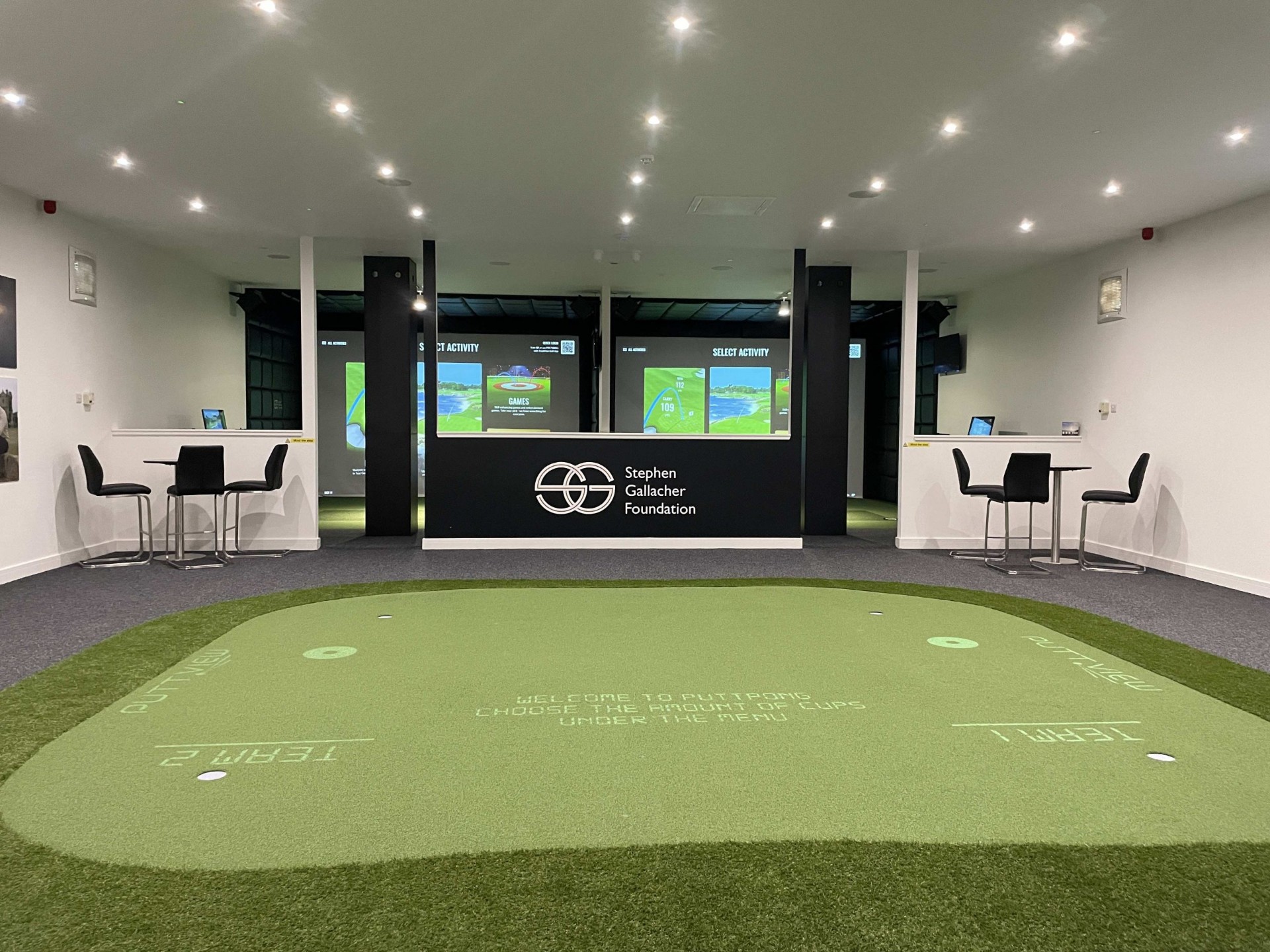 Indoor simulator and putting studio at Kingsfield